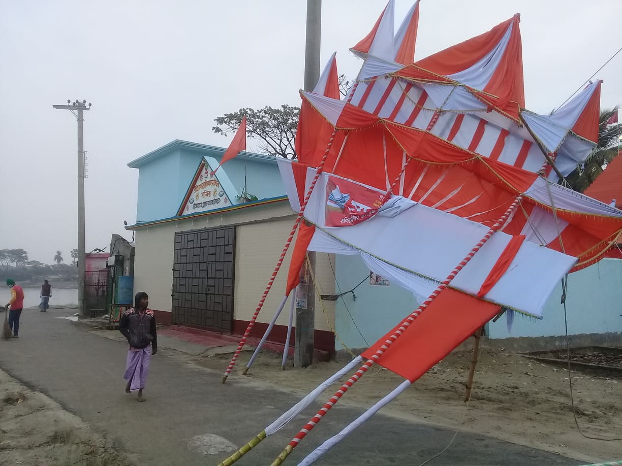 প্রাকৃতিক বিপর্যয়ের শিকার সরস্বতী পূজামণ্ডপ