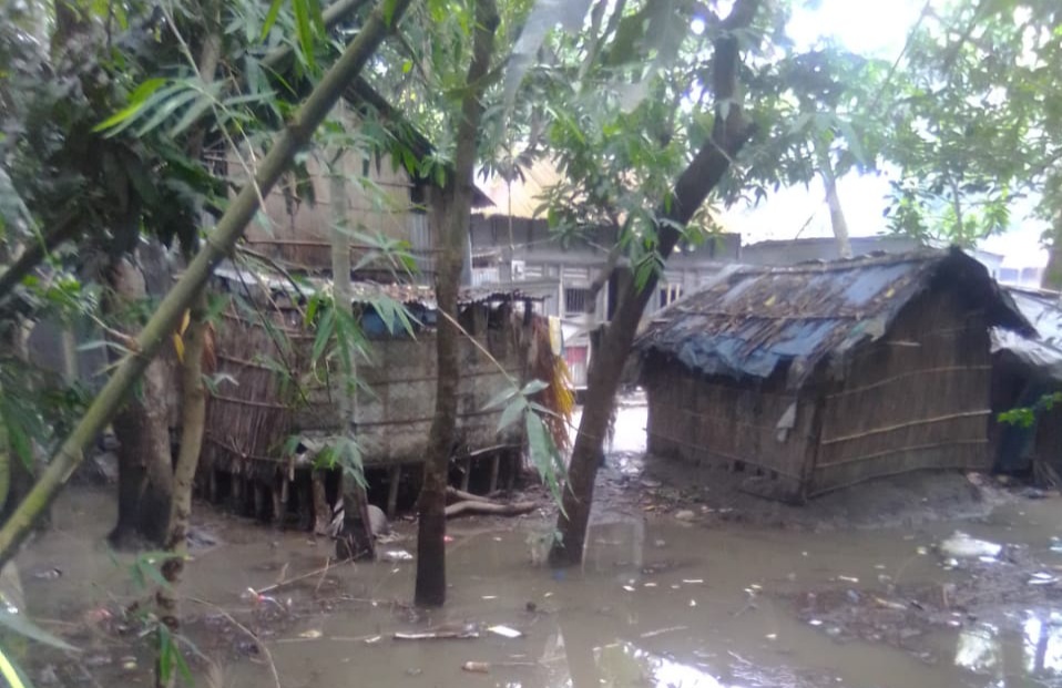 শ্রীনগর বাগড়া পদ্মা নদী হতে আড়িয়াল বিল পর্যন্ত খালটি ভরাট