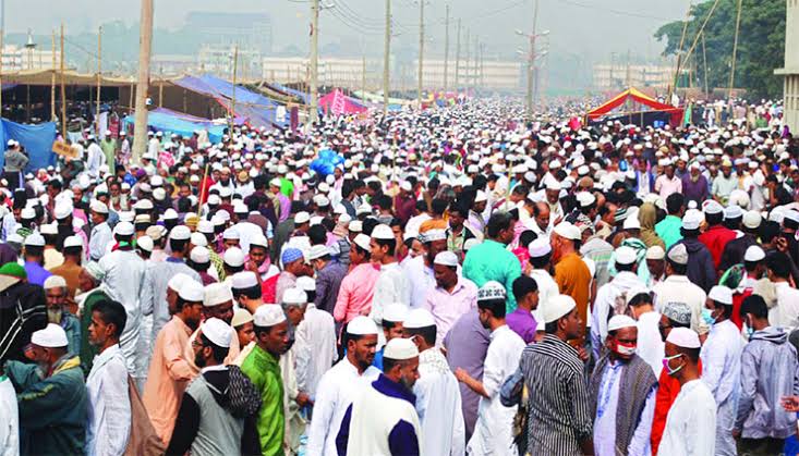 আল্লাহু আকবার ধ্বনিতে মুখরিত বিশ্ব ইজতেমা ময়দান