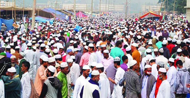 আল্লাহু আকবার ধ্বনিতে মুখরিত বিশ্ব ইজতেমা ময়দান ॥ আজ আখেরি মোনাজাত 