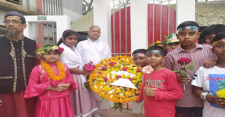 মতলব দক্ষিণে নারায়ণপুর সপ্রাবি’র উদ্যোগে মহান শহীদ দিবস পালন