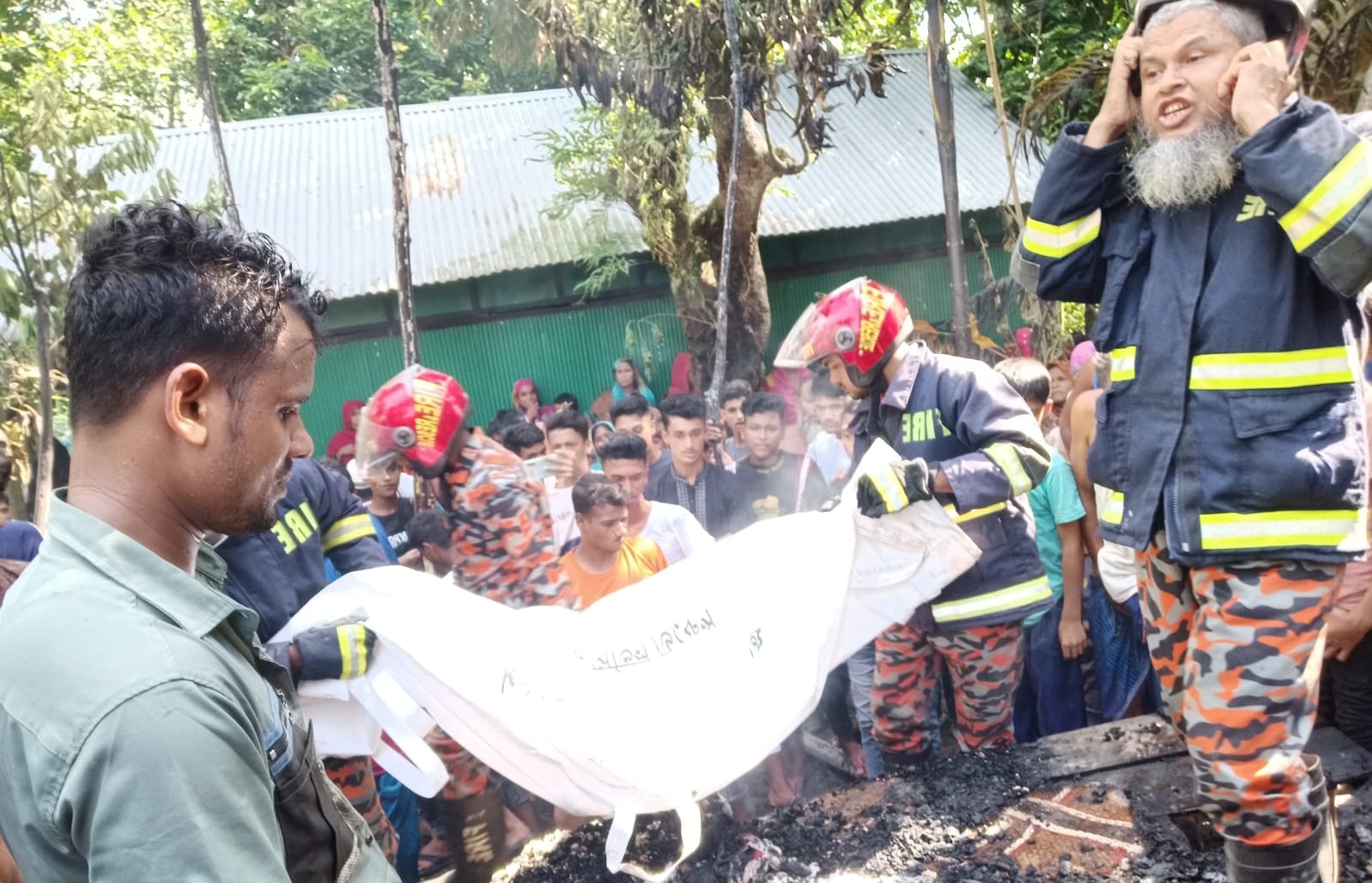 শাহরাস্তিতে বসত ঘরে আগুন : প্রতিবন্ধী শিশু পুড়ে ছাই