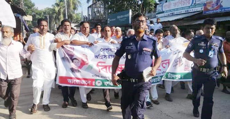 ফরিদগঞ্জে বোমা বিস্ফোরণকারীরা মূলত কোন্ দলের?  