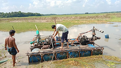 হাজীগঞ্জে অবৈধ ড্রেজার মেশিন বিনষ্ট 