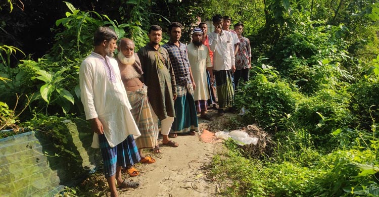 কচুয়ায় রামপুরে কাঁচা রাস্তা পাকাকরণের দাবি  