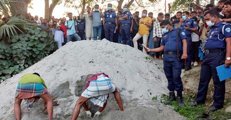 হাজীগঞ্জে পচা গন্ধে মিললো নিখোঁজ কিশোরের গলিত লাশ