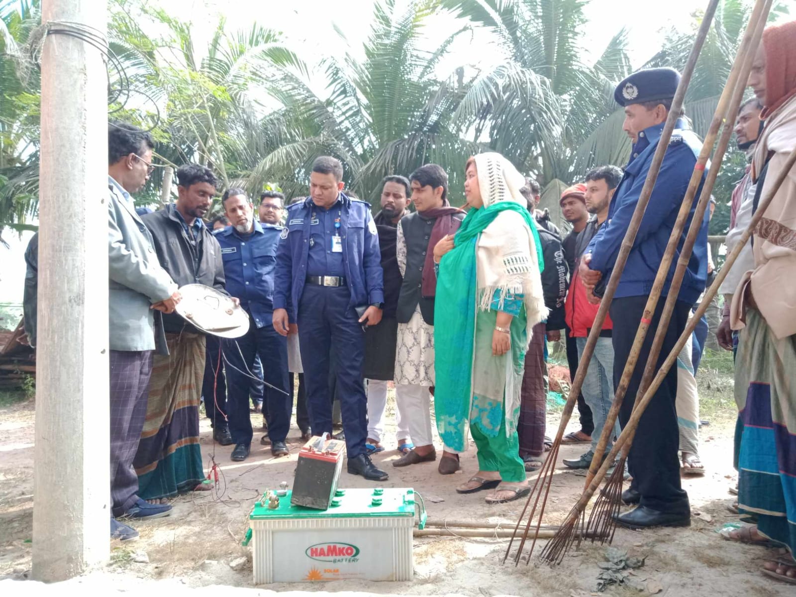 বিদ্যুৎ শকের মাধ্যমে মাছ শিকারের অপরাধে ২জন আটক