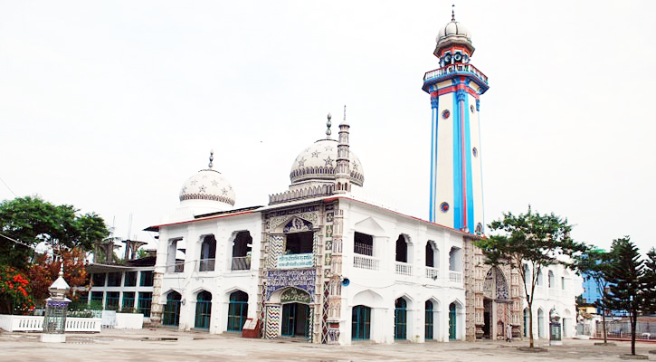 হাজীগঞ্জ ঐতিহাসিক বড় মসজিদ কমপ্লেক্স  