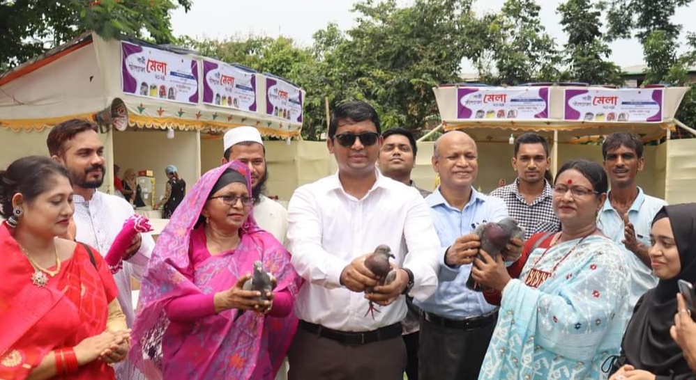 চাঁদপুর কেন্দ্রীয় শহীদ মিনারে নারী উদ্যোক্তাদের ঈদমেলা উদ্বোধন 