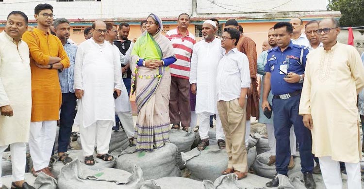 শহর রক্ষা বাঁধের কাজ শুরু হয়েছে, নদী ভাঙ্গনের আশঙ্কায় আমাদের আর থাকতে হবে না  