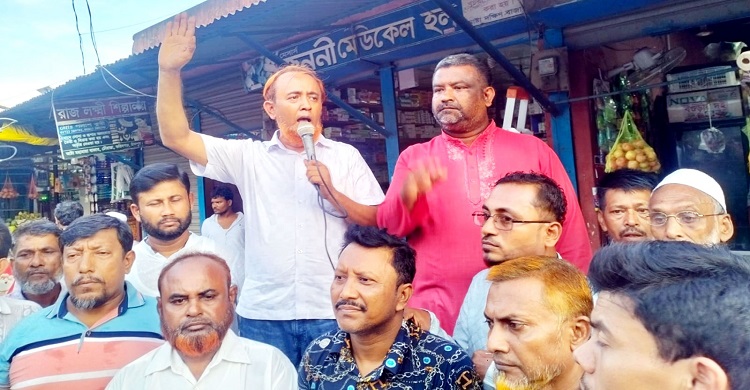 হামলা ভাংচুর রুখতে ফরিদগঞ্জে বিএনপির ইউনিয়ন পর্যায়ে মাইকিং