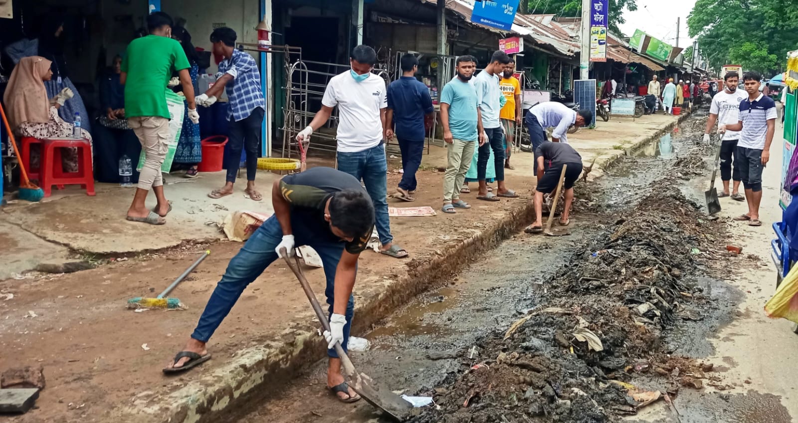 কচুয়ার রহিমানগরে পরিচ্ছন্নতা কর্মসূচি