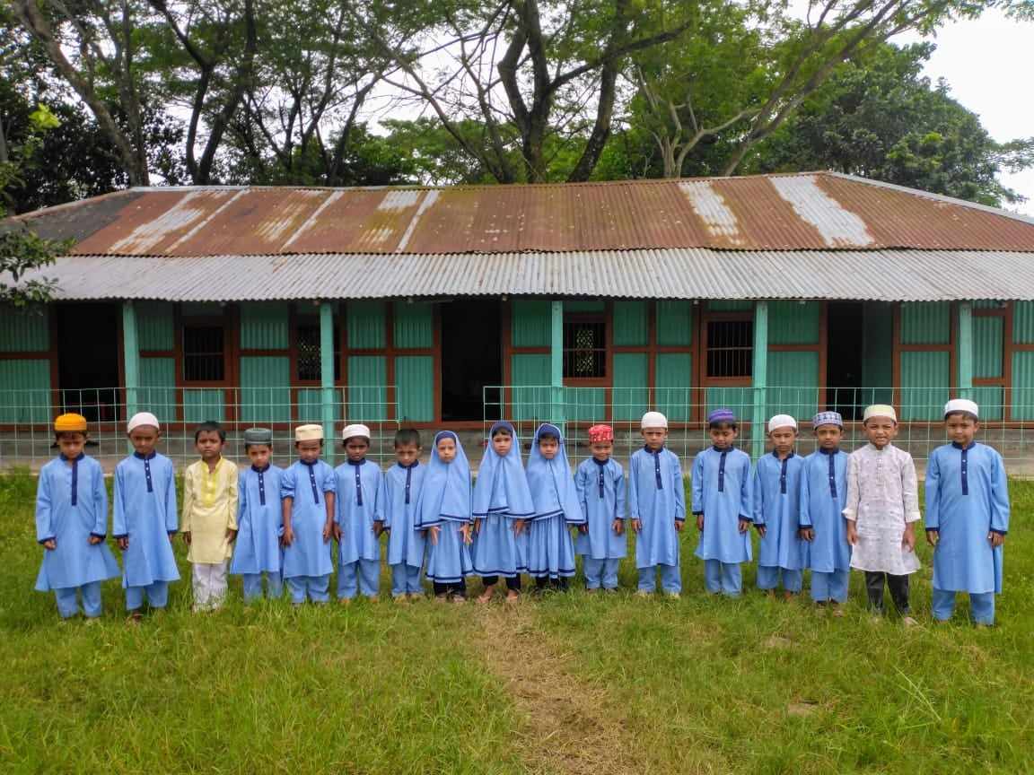 এক ঝাঁক শিক্ষার্থী নিয়ে যাত্রা শুরু করল লক্ষীপুর নূরানীয়া হাফেজিয়া মাদ্রাসা ও এতিমখানা