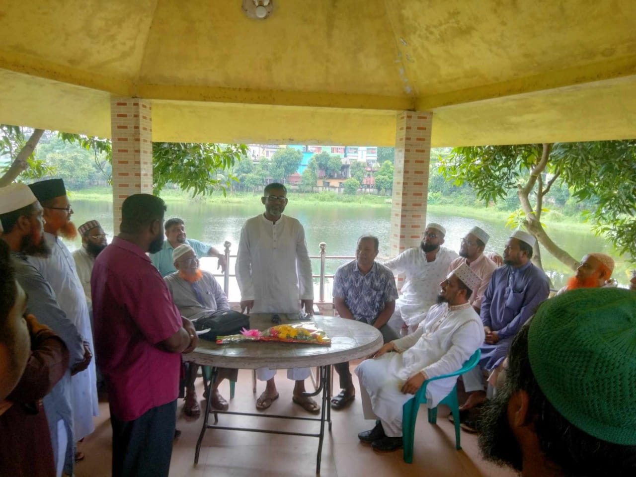 শ্রীনগর থানা  ইনচার্জের সাথে জামায়াতে ইসলামী নেতৃবৃন্দের সৌজন্য সাক্ষাৎ