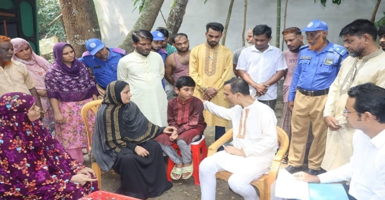 ছাত্র-জনতার অভ্যুত্থানে  শহীদদের পরিবারের পাশে নবাগত জেলা প্রশাসক