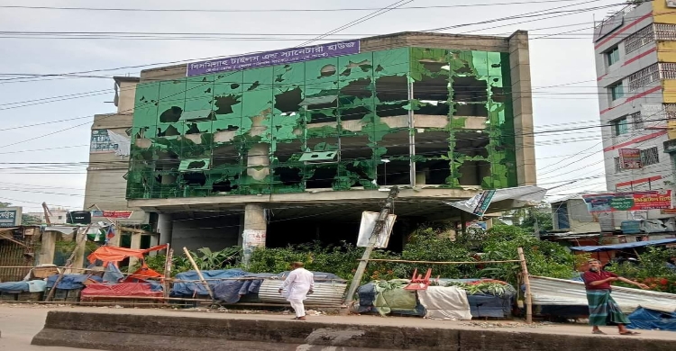 হাজীগঞ্জে ১ বাড়ি ১ গ্রামের রক্তক্ষয়ী  সংঘর্ষের নেপথ্যে যা জানা গেলো