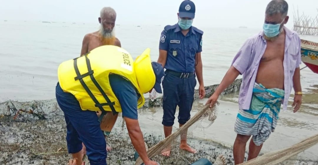 মেঘনা নদী থেকে অজ্ঞাতনামা যুবকের মরদেহ উদ্ধার