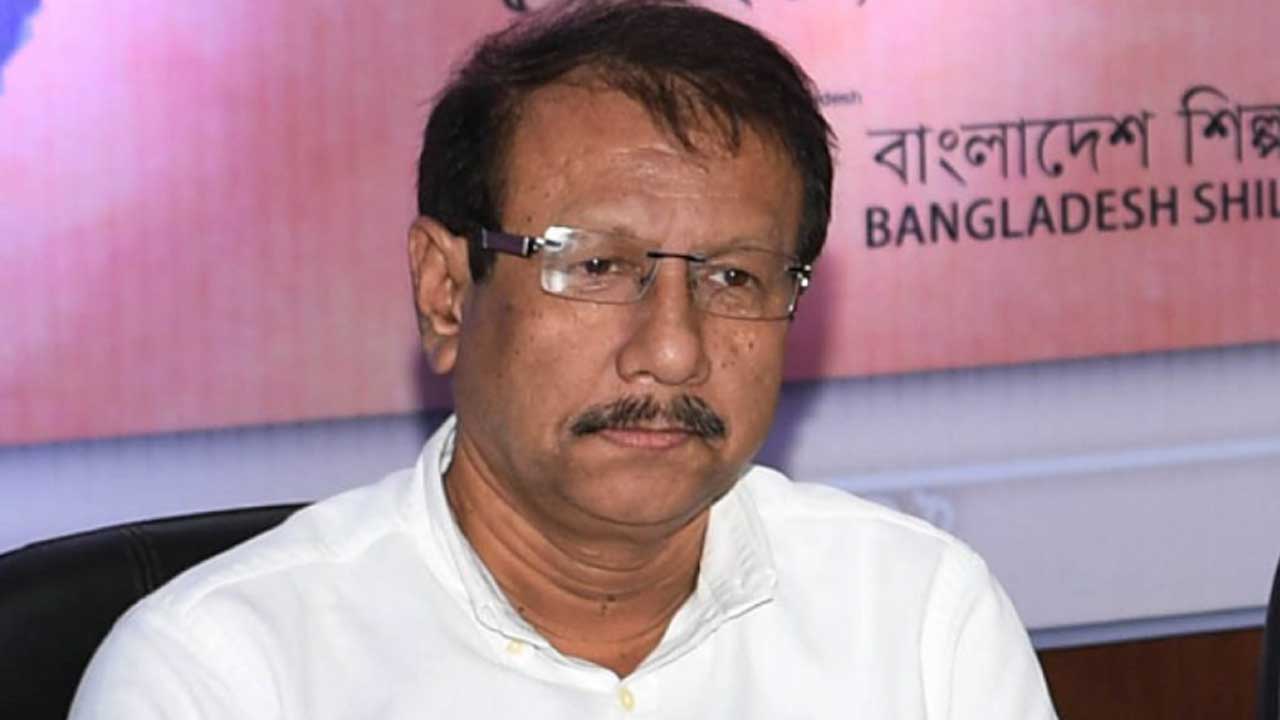 সাবেক প্রধানমন্ত্রীর উপদেষ্টা কামাল নাসের চৌধুরী গ্রেপ্তার