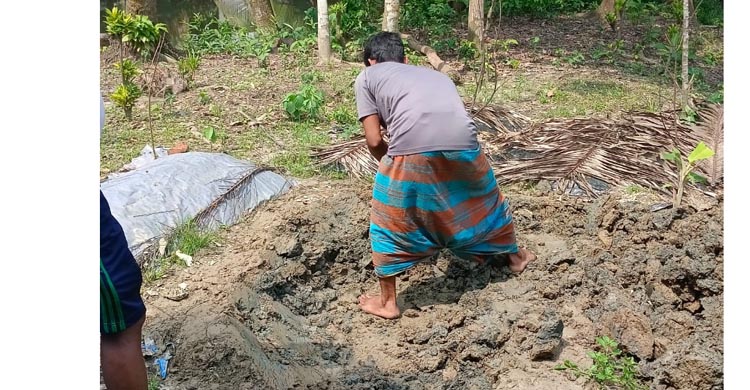 আদালতের নির্দেশে ফরিদগঞ্জে ৫ আগস্ট নিহত কিশোরের লাশ উত্তোলন