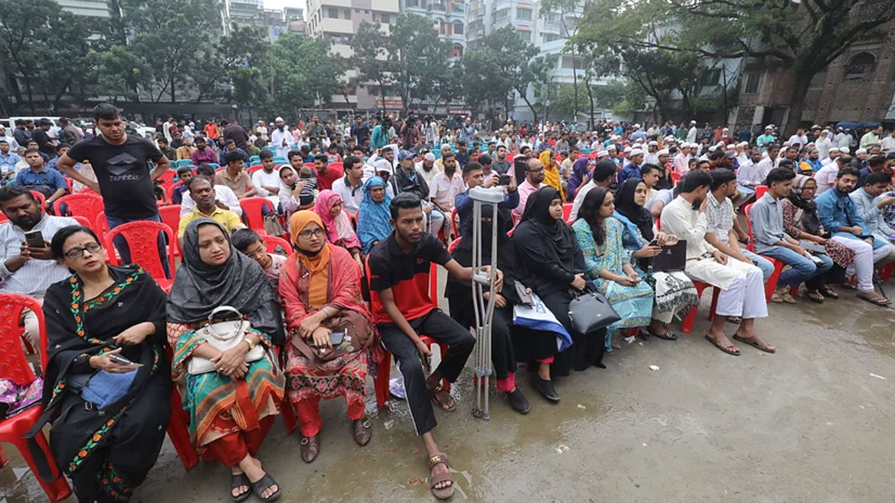 বিভিন্ন রূপে আওয়ামী লীগ রাজনীতিতে প্রত্যাবর্তন করতে চাইছে