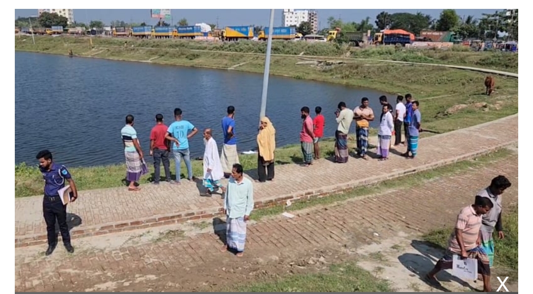 লেকের পাড়ে ৩ পলিথিনে মিলল যুবকের ৭ খণ্ড লাশ