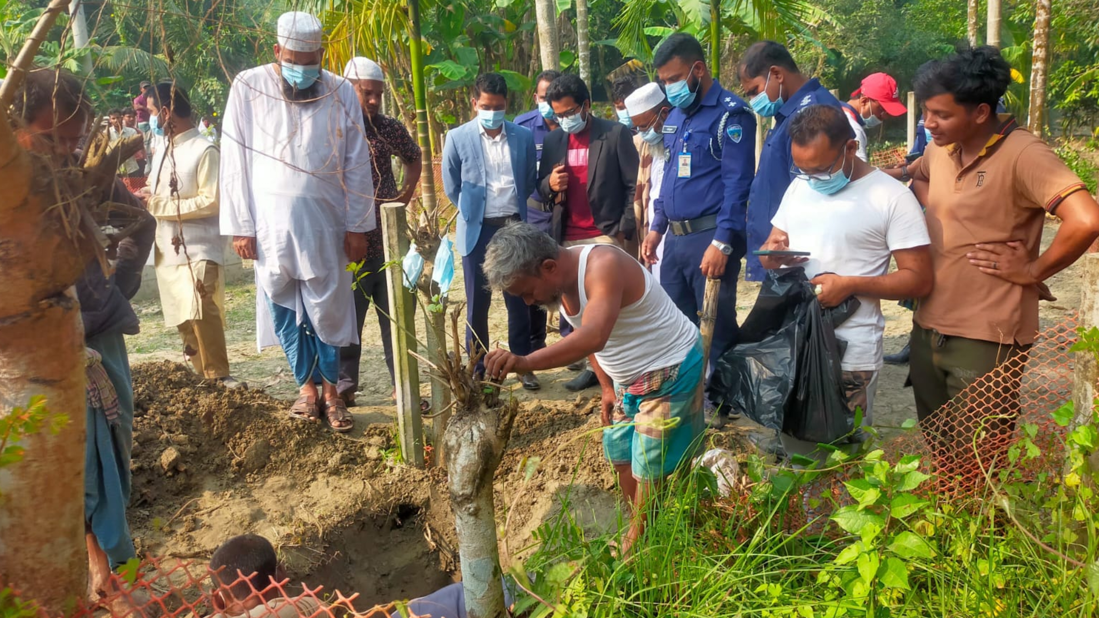 শিবির কর্মীর কবরে মিললো বুলেট,  ১১ বছর পর লাশ উত্তোলন