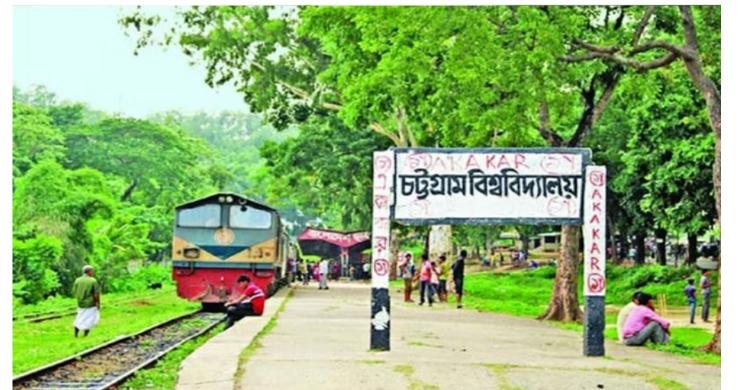 শাটল ট্রেনে দুর্বৃত্তদের হামলা, দুই শিক্ষার্থী আহত