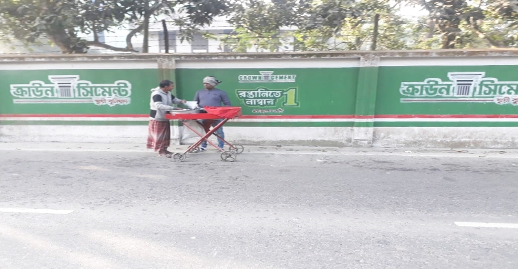 শ্রীনগরে ফুটপাতে ‘শাহী নাস্তা’র রমরমা ব্যবসা: স্বাস্থ্য ঝুঁকিতে সাধারণ মানুষ