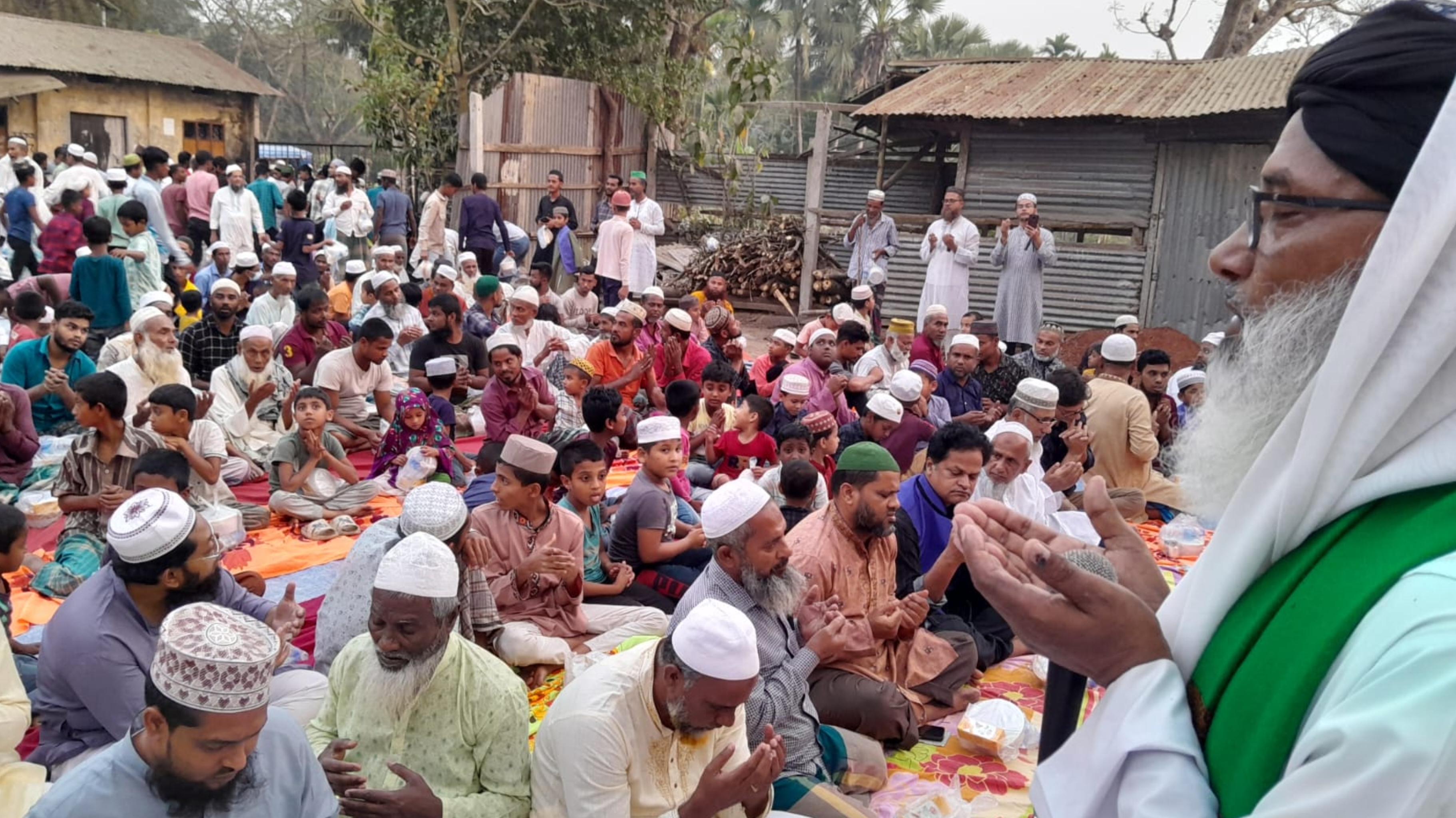 অধ্যক্ষ আবু জাফর মাঈনুদ্দিনের চেহলামে হাজারো রোজাদারের অংশগ্রহণ