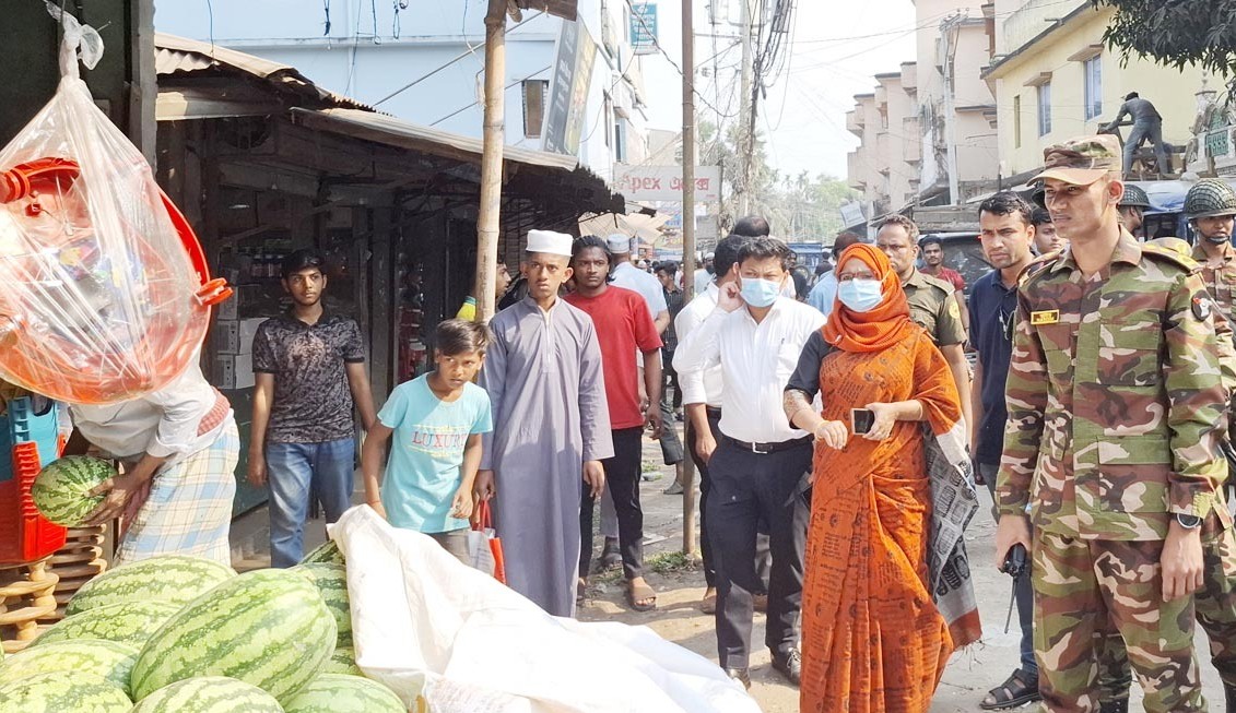 ভ্রাম্যমাণ আদালতের অভিযানে ফরিদগঞ্জে অবৈধ স্থাপনা উচ্ছেদ