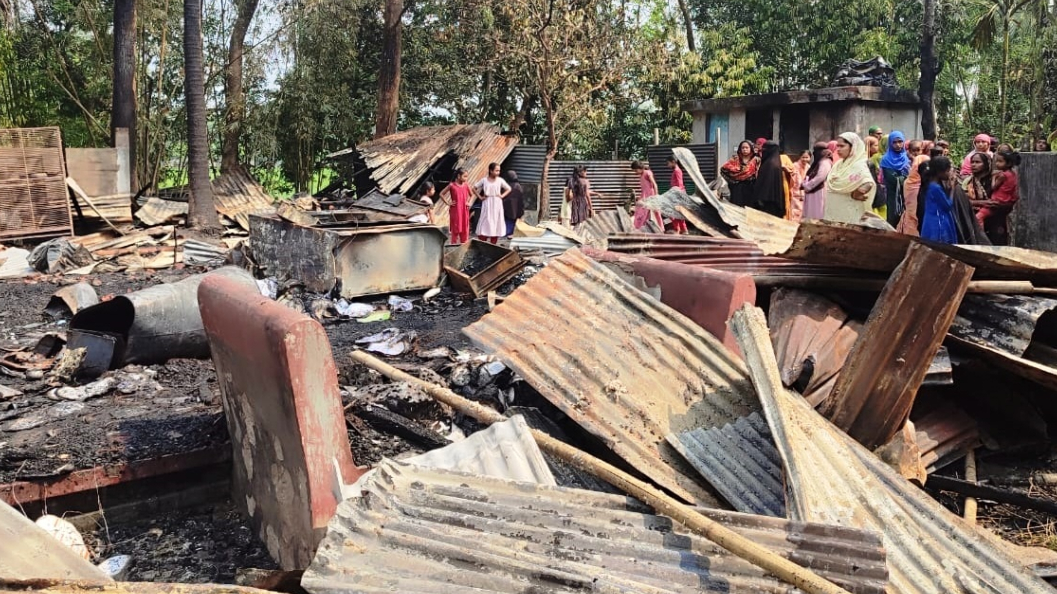 কচুয়ায় অগ্নিকাণ্ডে মুক্তিযোদ্ধার বসতঘর পুড়ে গেছে : ৭০ লাখ টাকার ক্ষতি