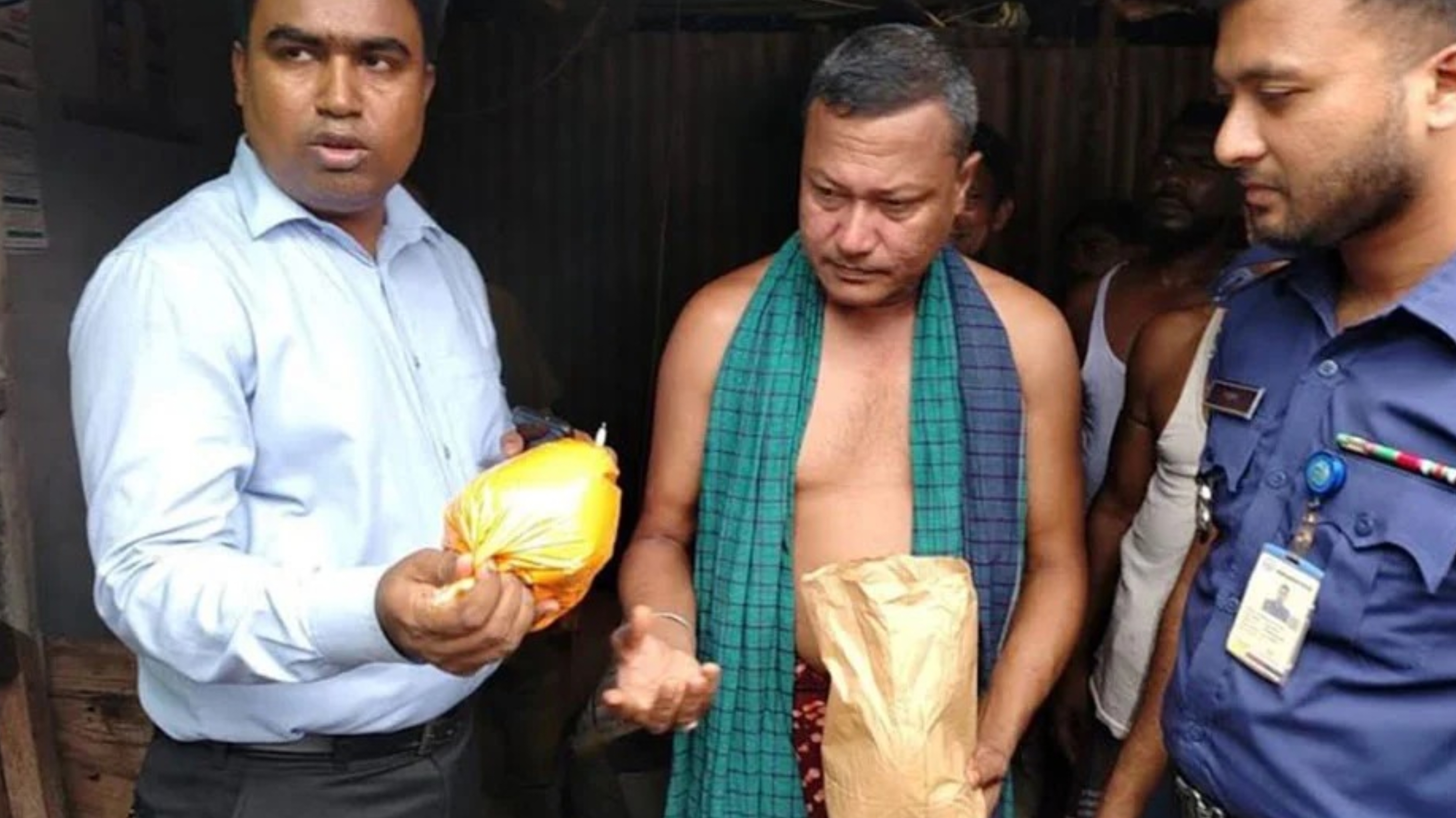 তিন ব্যবসা প্রতিষ্ঠানকে ৬০ হাজার টাকা জরিমানা