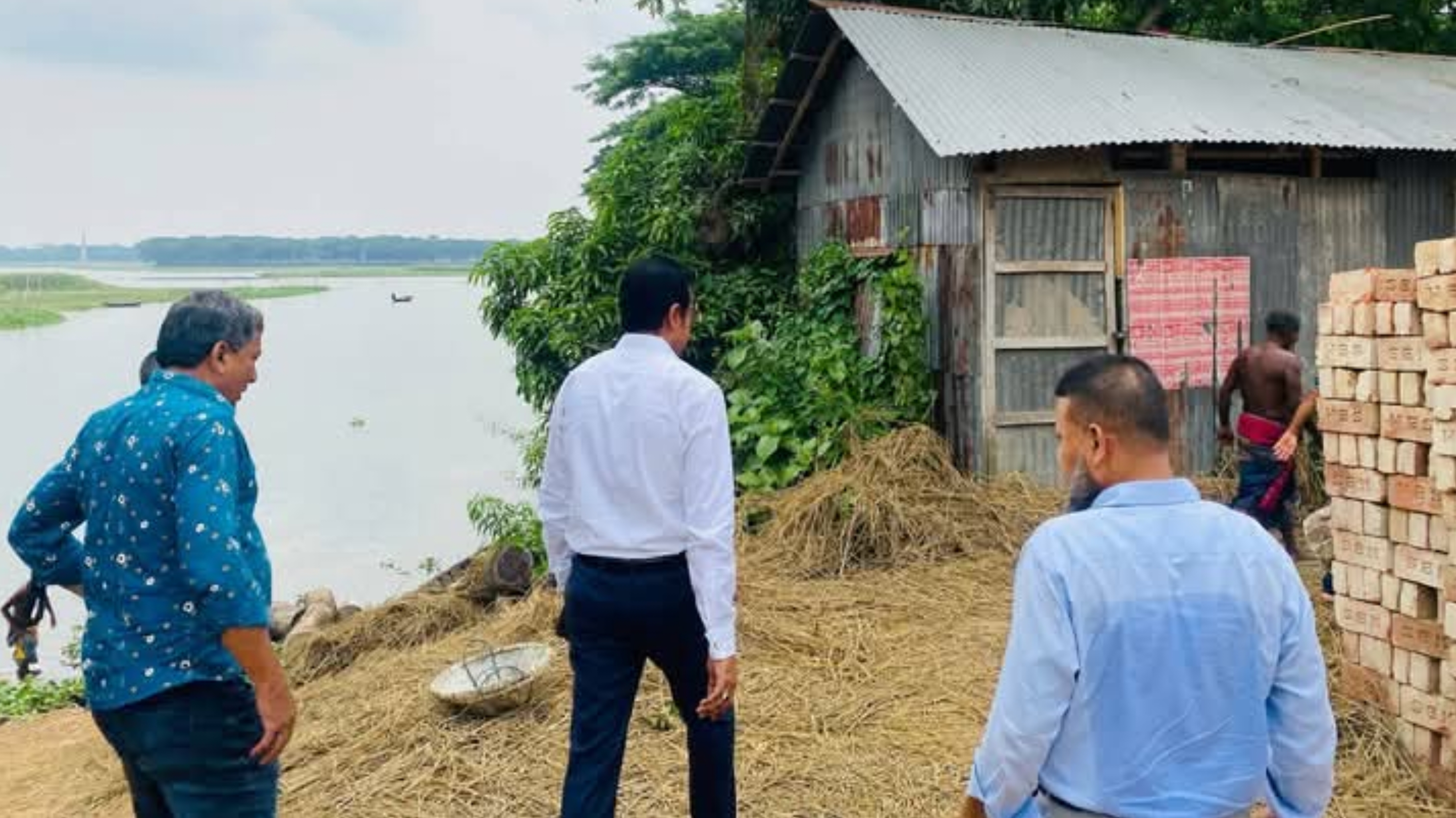 বাগাদী ইউনিয়নের ডাকাতিয়ার ভাঙ্গন কবলিত এলাকা পরিদর্শনে  ইউএনও