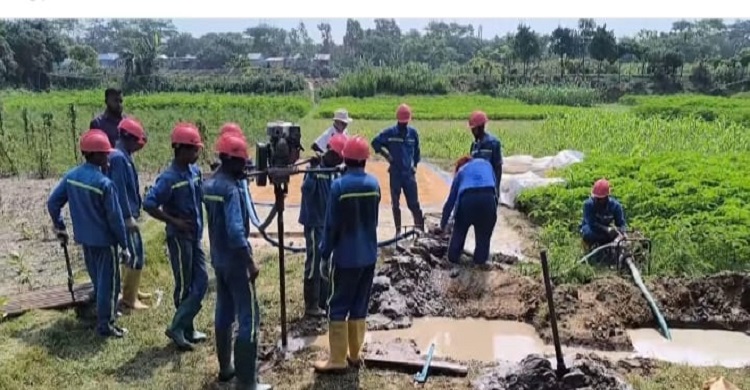 মতলব উত্তরে গ্যাস অনুসন্ধানে বাপেক্সের কূপ খনন