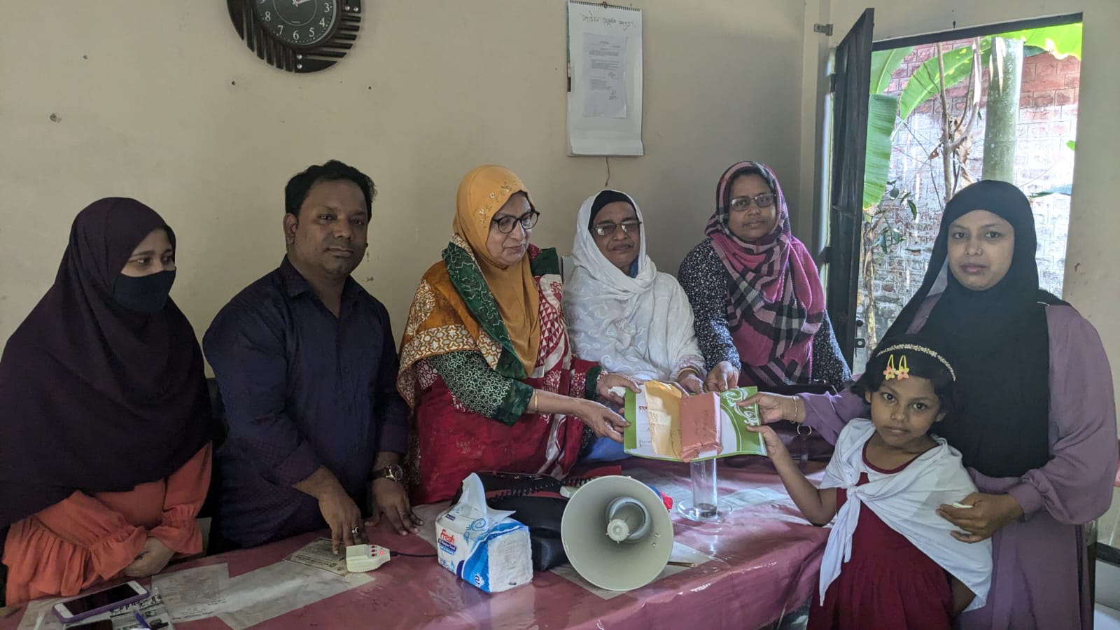 তোমরা স্মার্টফোন থেকে দূরে থাকবে : নারী নেত্রী রওশন আক্তার