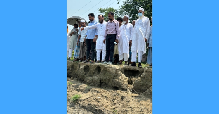 পানি উন্নয়ন বোর্ড নির্বাহী প্রকৌশলীর চরলক্ষ্মীপুরে মেঘনা ধনাগোদা নদীর ভাঙ্গন এলাকা পরিদর্শন