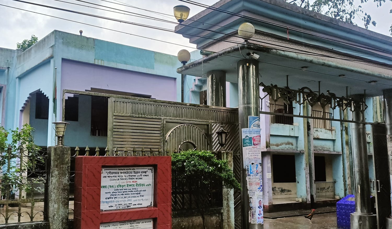 কাঙ্ক্ষিত মূল্য না পাওয়ায় শাহরাস্তি পৌরসভার হাটবাজারগুলোতে খাস আদায় হচ্ছে