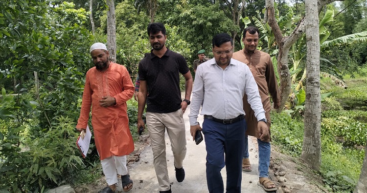 সহদেবপুর ইউনিয়নে বিভিন্ন উন্নয়নমূলক কাজ পরিদর্শনে কচুয়ার ইউএনও