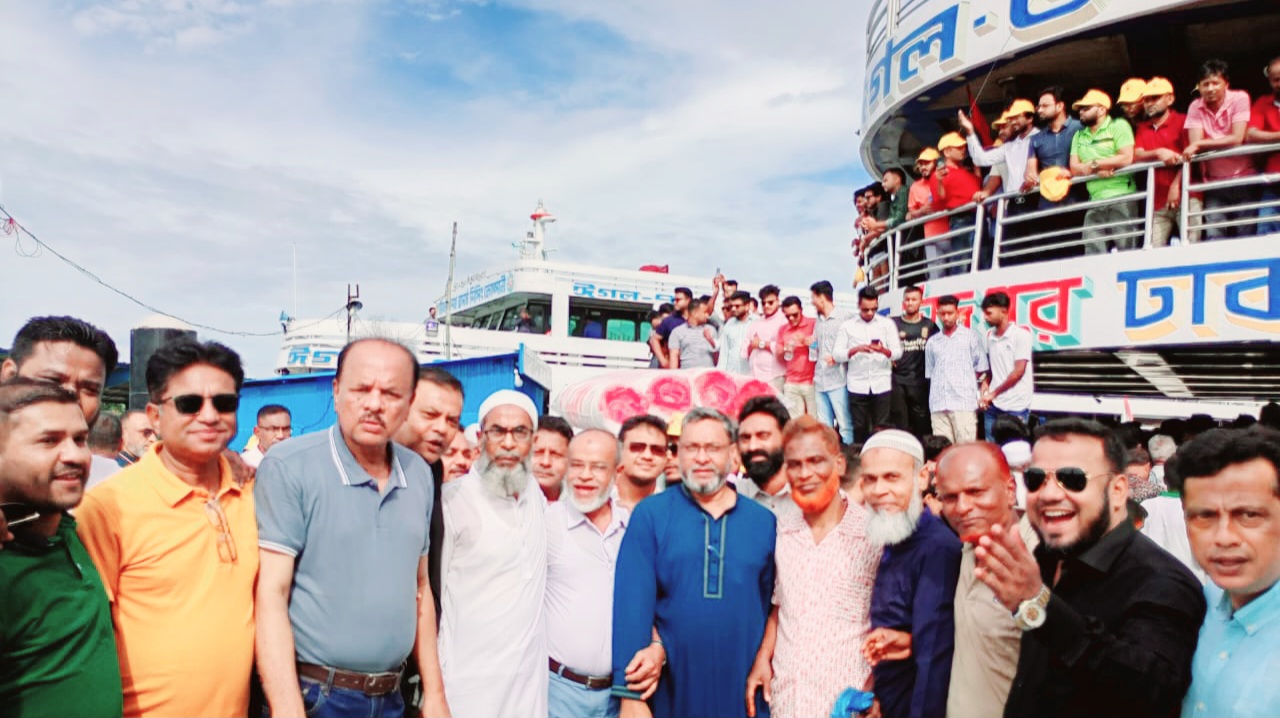 ঢাকায় তারুণ্য সমাবেশ : চাঁদপুর থেকে রওনা দিয়েছে বিএনপি নেতা-কর্মীরা