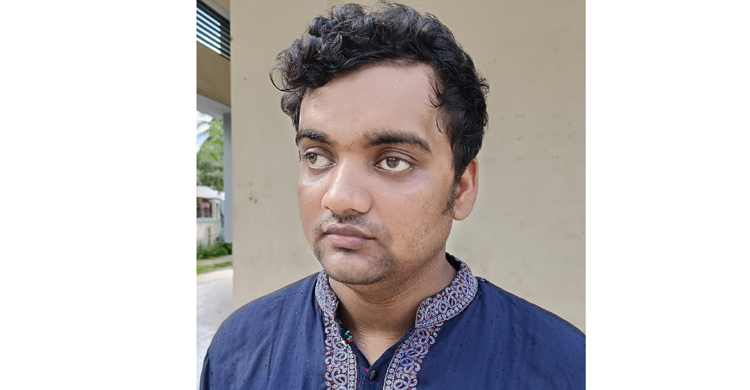 দৃষ্টি প্রতিবন্ধী হয়েও আল আমিন লিখছেন, বই প্রকাশ করেছেন!