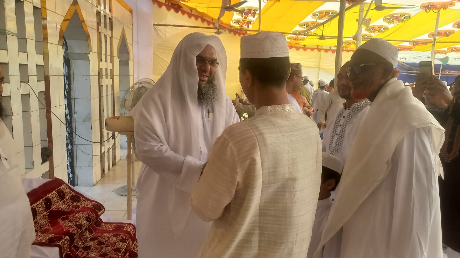 আল্লাহর জন্যে পশু কোরবানি দিতে হয়, অন্য উদ্দেশ্যে নয়