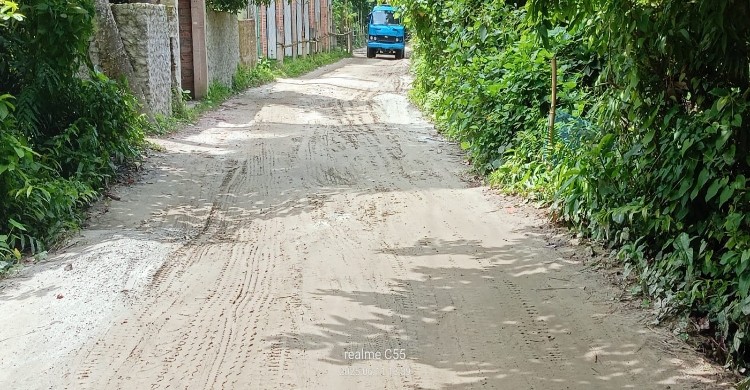 যাতায়াত ব্যবস্থা ভালো না থাকায় আত্মীয়তাও করে না কেউ!