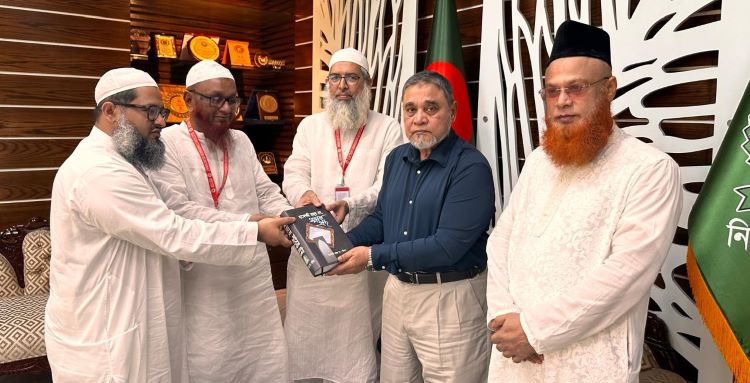 সিইসির সাথে খেলাফত আন্দোলন নেতৃবৃন্দের সাক্ষাৎ