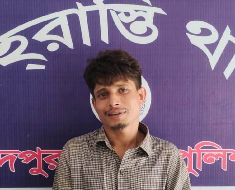 শাহরাস্তিতে ২ কেজি গাঁজা ও নগদ অর্থসহ এক কাঠ ব্যবসায়ী আটক