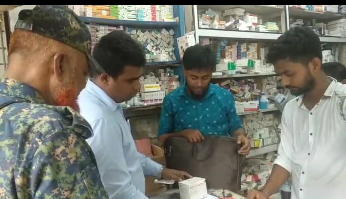 চাঁদপুর জেনারেল হাসপাতালের ন্যায্যমূল্যের দোকানে প্রতারণা
