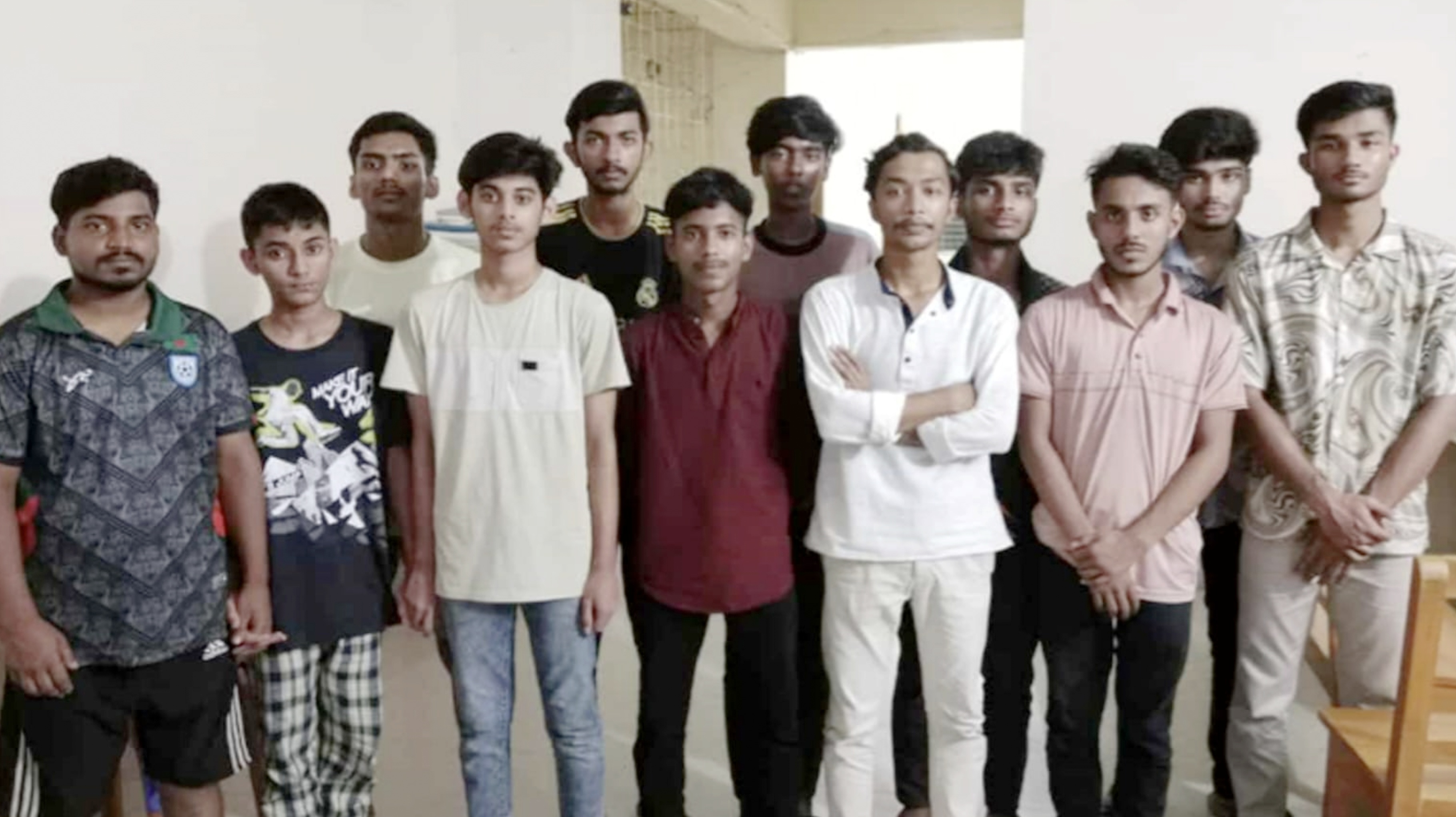 কিশোর অপরাধে জড়িত সন্দেহে আটক ২২