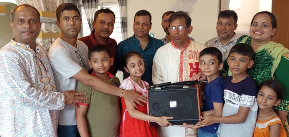 চন্দ্রিকা গীতা শিক্ষালয়ে স্পিকার দিলেন ইঞ্জি. রনজিত রায় ও ডা. সুজিত রায়