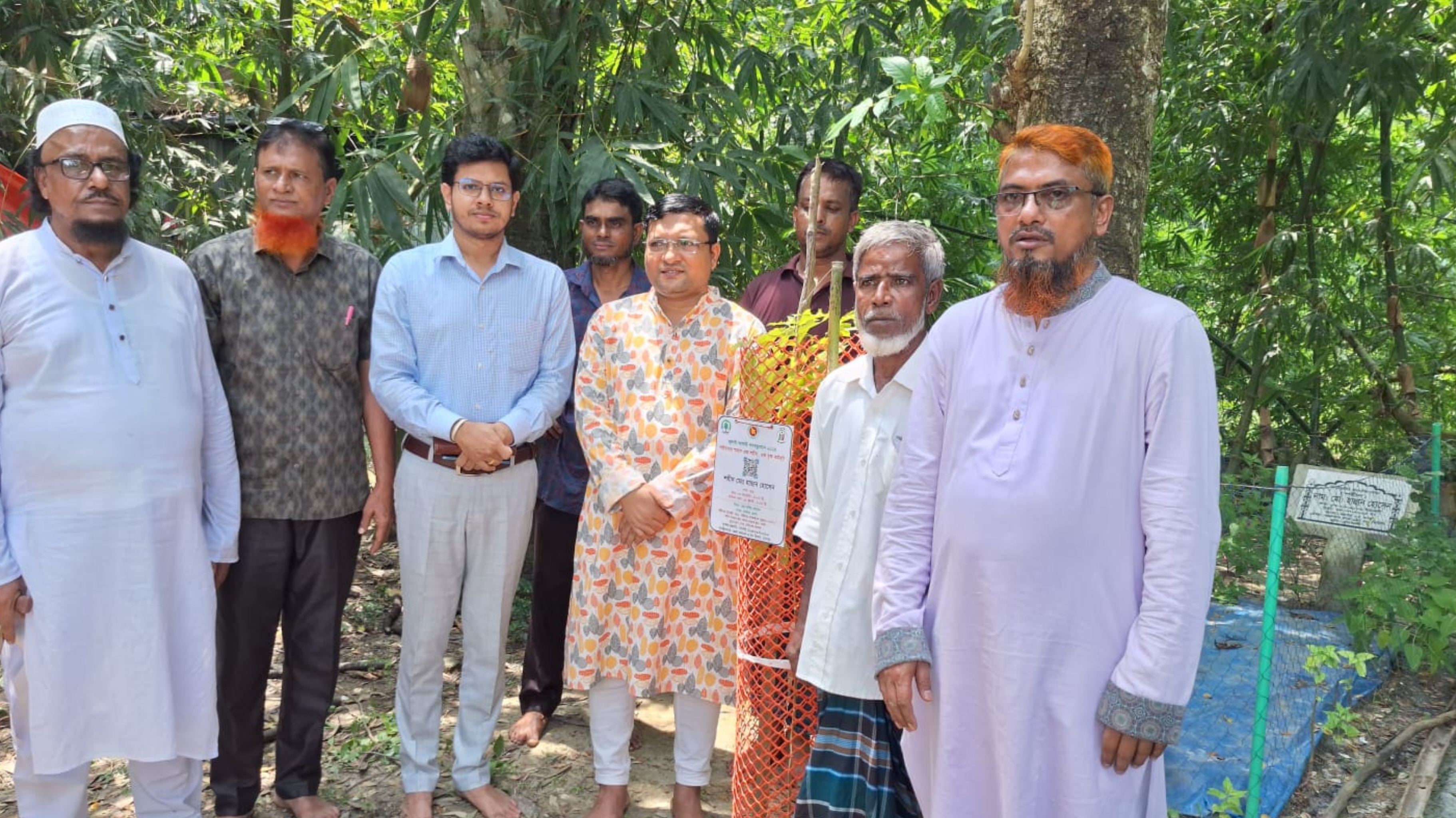 তিন শহীদ জুলাই যোদ্ধার সমাধিতে বৃক্ষরোপণ ও কবর জিয়ারত