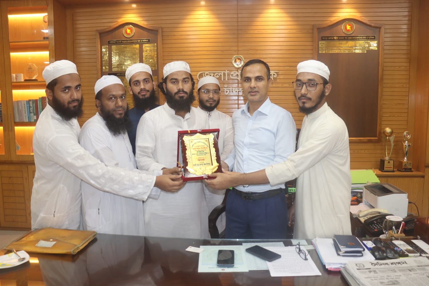 জেলা প্রশাসকের সাথে কওমী ছাত্র-জনতা মঞ্চের সৌজন্য সাক্ষাৎ