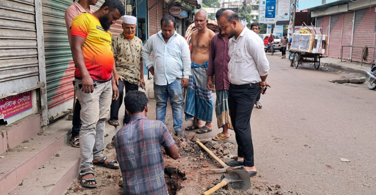 চাঁদপুর শহরের একাংশে ১৪ ঘন্টা পর   সরবরাহ চালু হয়ে আবার বন্ধ, তারপর চালু